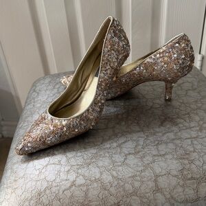 WHITE HOUSE BLACK MARKET gold sequins pumps size 6.5